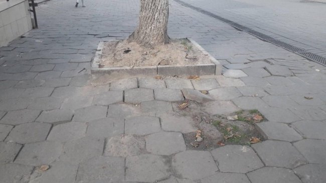 «Це імітація роботи», – лучанин про ремонт центральної вулиці міста. ФОТО