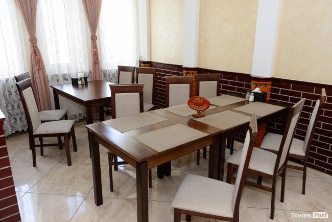 У Луцьку запрацювала перша реберня, де готують просто на вогні. ФОТО*