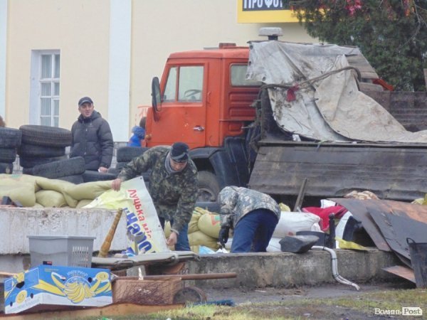 У Луцьку розбирають наметове містечко. ФОТО