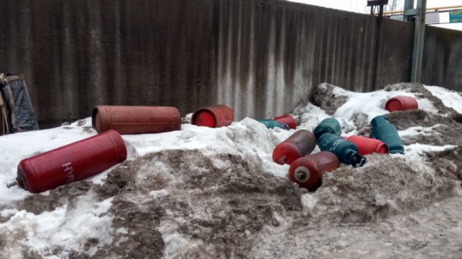 У Києві горять склади: площа займання – більше 10 тисяч квадратних метрів. ФОТО