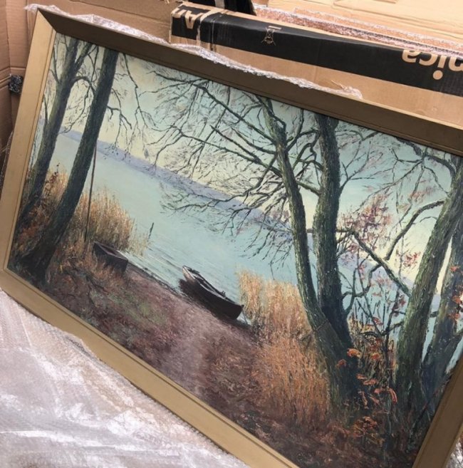 На «Ягодині» у водія вантажівки вилучили картини. ФОТО