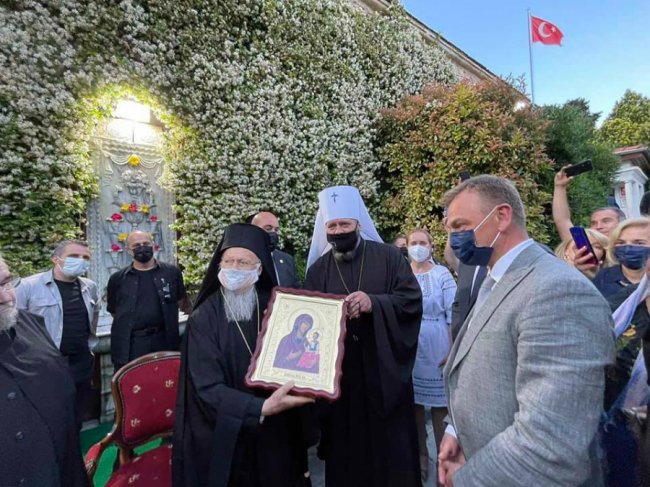 Волинські миряни привітали з Днем ангела Вселенського Патріарха і співали у Стамбулі «Волинь моя». ВІДЕО