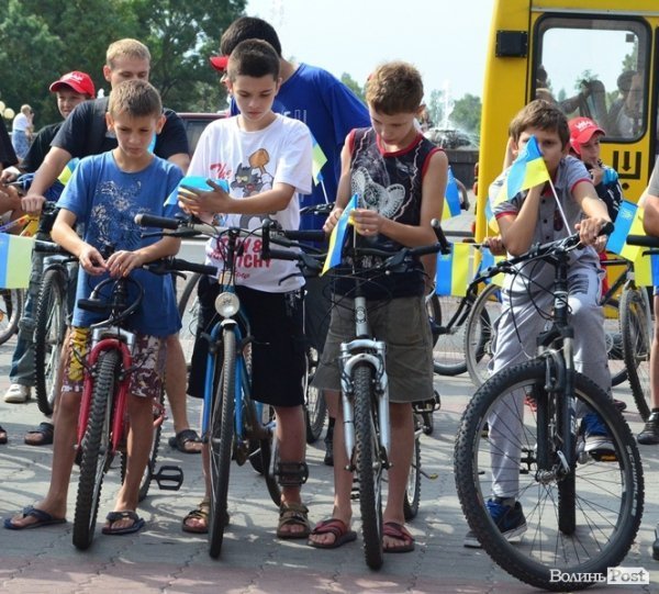 У Луцьку відбувся півтисячний велопробіг за Незалежність. ФОТО