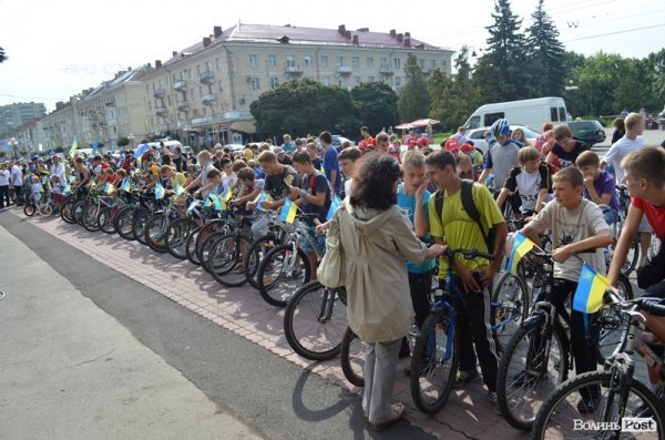 У Луцьку відбувся півтисячний велопробіг за Незалежність. ФОТО