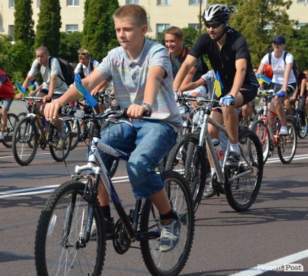 У Луцьку відбувся півтисячний велопробіг за Незалежність. ФОТО