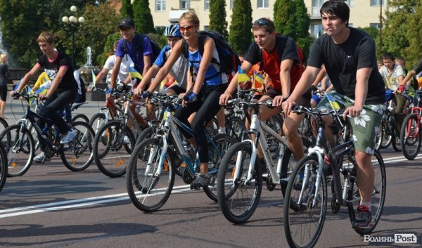 У Луцьку відбувся півтисячний велопробіг за Незалежність. ФОТО