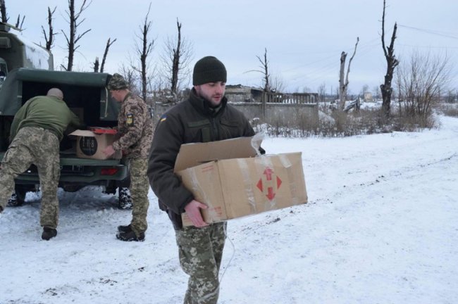 Волинських воїнів привітали з Новим роком на передовій. ФОТО