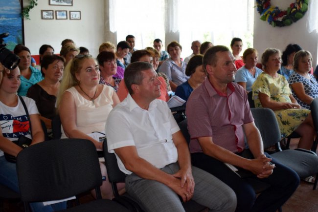Депутата видно по... школі. Про що ковельчани говорили із Степаном Івахівим*