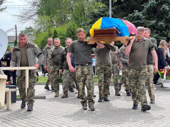 На Волині попрощалися із 24-річним Героєм Владиславом Наумичем