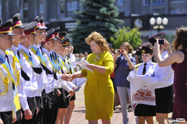 Фото випускного у військовому ліцеї в Луцьку