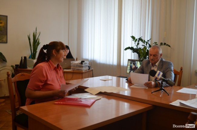 Чимало прохань і проблеми «не за адресою»: як Савченко приймав громадян