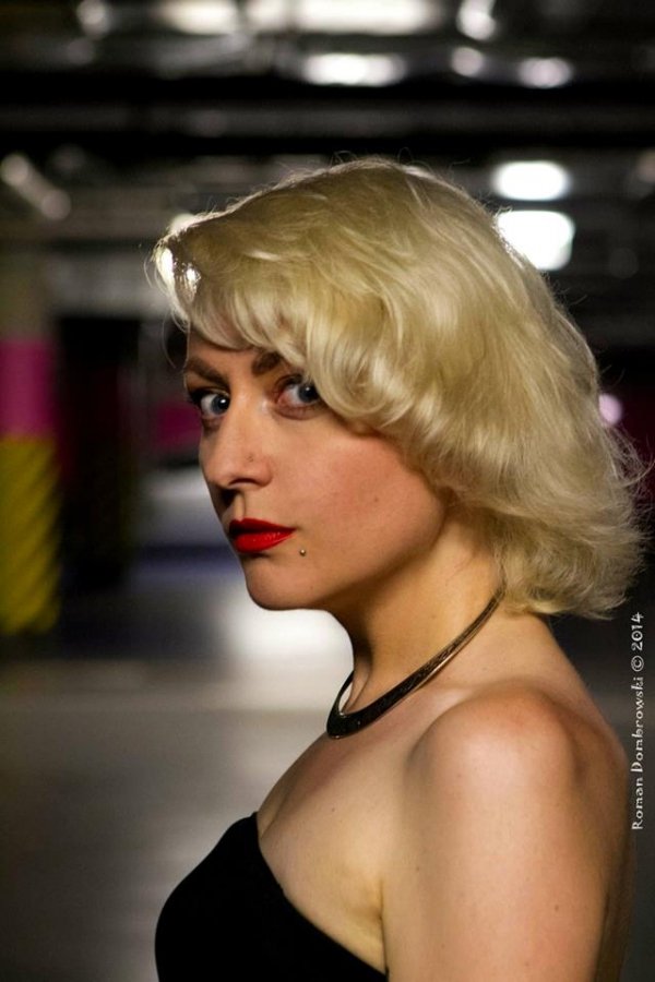 Епатажна фотосесія волинської ведучої: повна версія