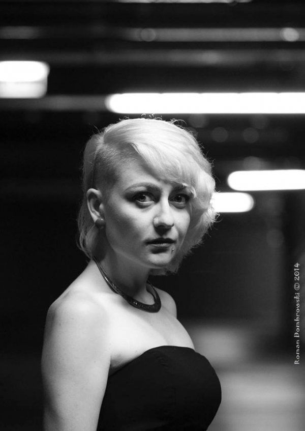 Епатажна фотосесія волинської ведучої: повна версія