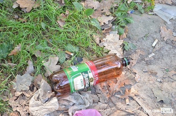 Луцький парк перетворився на смітник, бо нікому доглядати. ФОТО