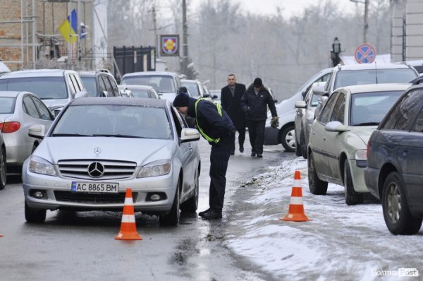 Фото прощання з міським головою Луцька Миколою Романюком