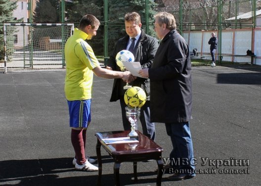 Волинські міліціонери зіграли у футбол у пам'ять про загиблих в АТО колег. ФОТО