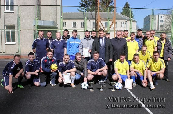 Волинські міліціонери зіграли у футбол у пам'ять про загиблих в АТО колег. ФОТО