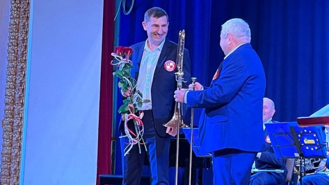 Музикант-військовий під час відпустки взяв у участь у благодійному концерті на підтримку ЗСУ у Луцьку