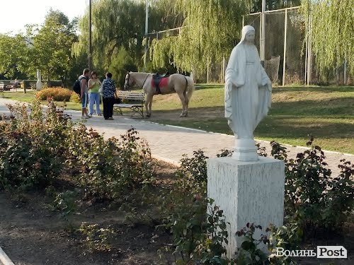 Місто троянд і фонтанів: відпочинок на Чорному морі. ФОТО