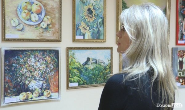 Нововолинські художники організували спільну виставку картин. ФОТО