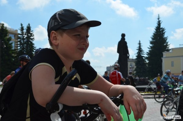 Велодень у Луцьку зібрав більше тисячі людей. ФОТО 