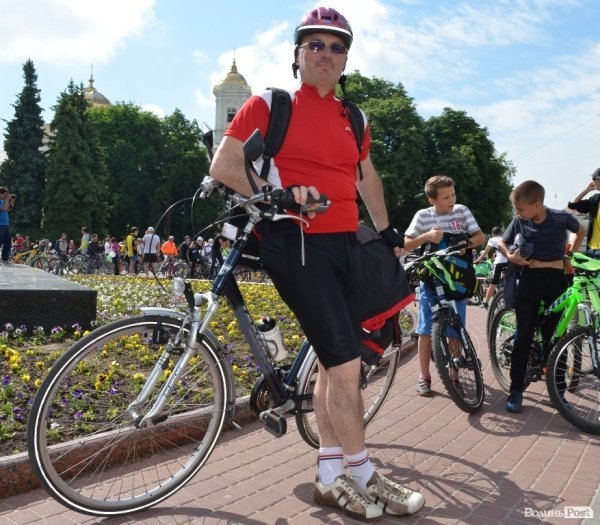 Велодень у Луцьку зібрав більше тисячі людей. ФОТО 