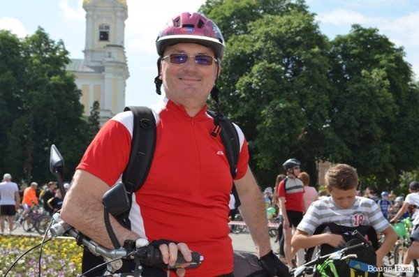 Велодень у Луцьку зібрав більше тисячі людей. ФОТО 