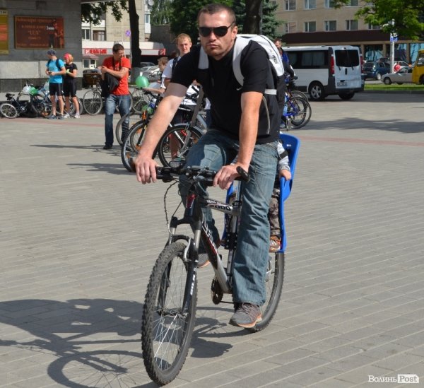 Велодень у Луцьку зібрав більше тисячі людей. ФОТО 