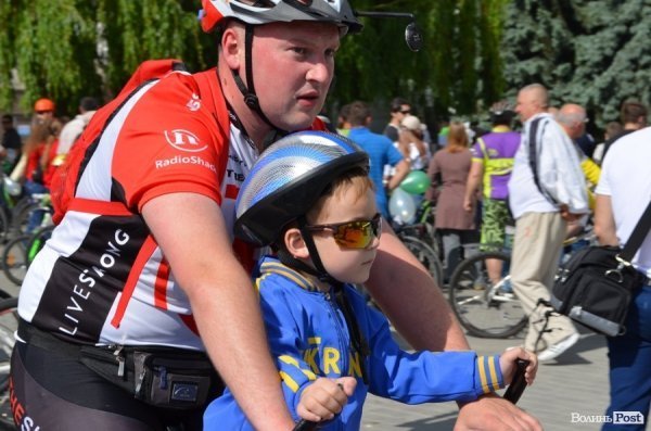 Велодень у Луцьку зібрав більше тисячі людей. ФОТО 