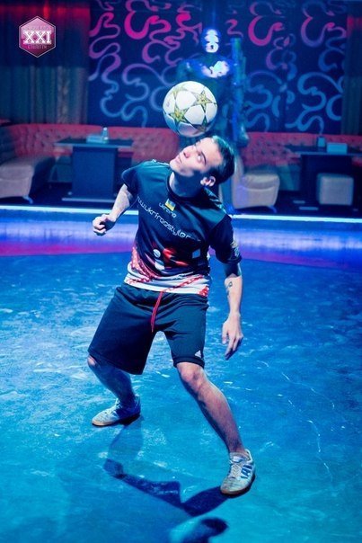 Фото футбольної вечірки в «трьошці»