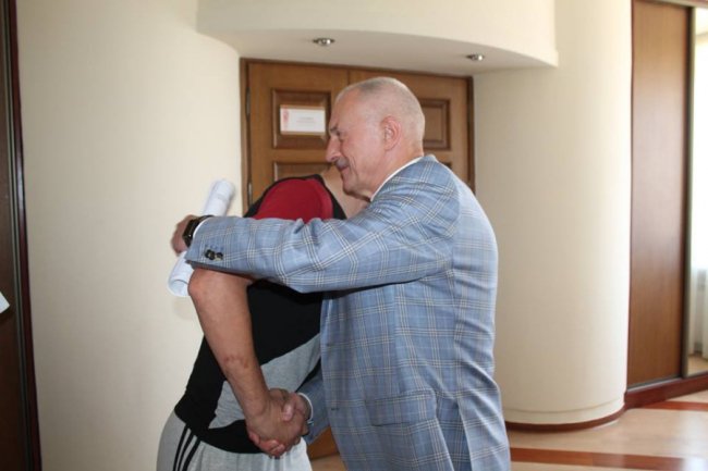 Волинського «кіборга» пролікували і тепер шукають йому роботу