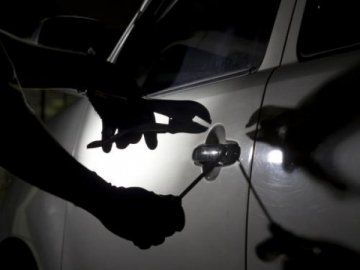 На Волині чоловік вкрав автівку