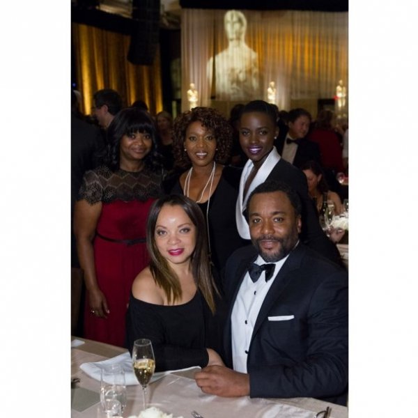 Усміхнена Джолі отримала Оскар. ФОТО