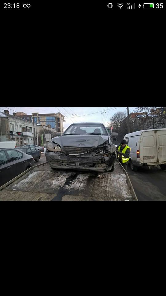 авто, яке постраждало