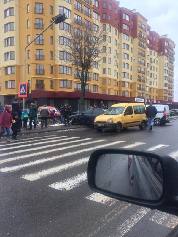 У Луцьку на Набережній – знову аварія поблизу пішохідного переходу