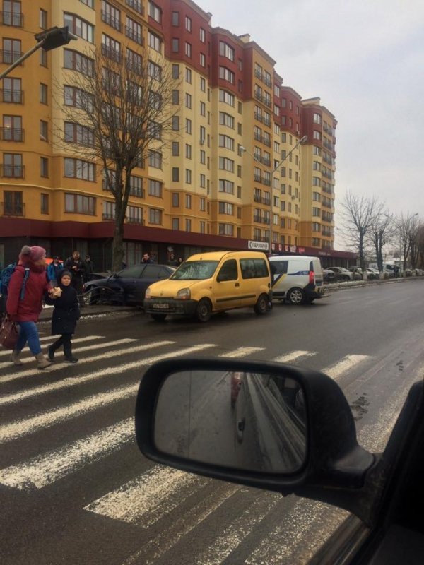 У Луцьку на Набережній – знову аварія поблизу пішохідного переходу