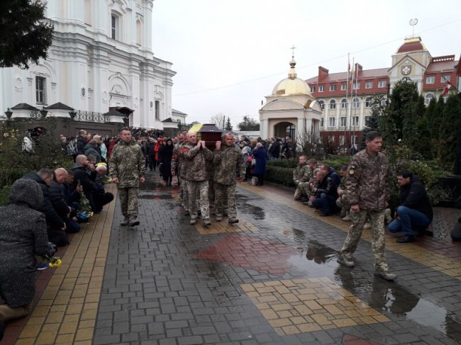 У Луцьку попрощалися із загиблим Героєм Денисом Кудрявцевим.ФОТО