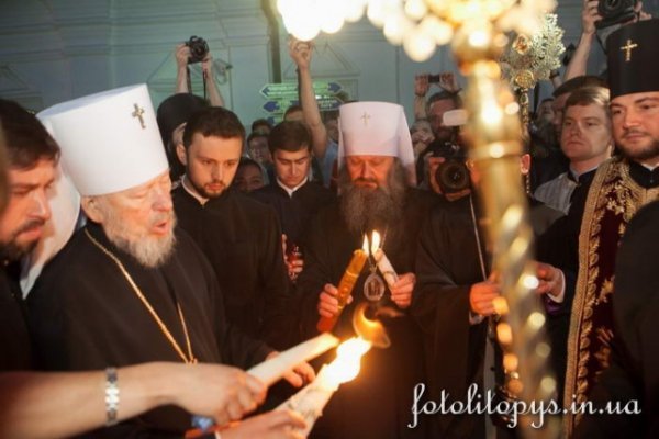 Як зустрічали Благодатний вогонь в Україні. ФОТО. ВІДЕО