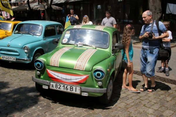 Антикварні «Запорожці» в Одесі. ФОТО