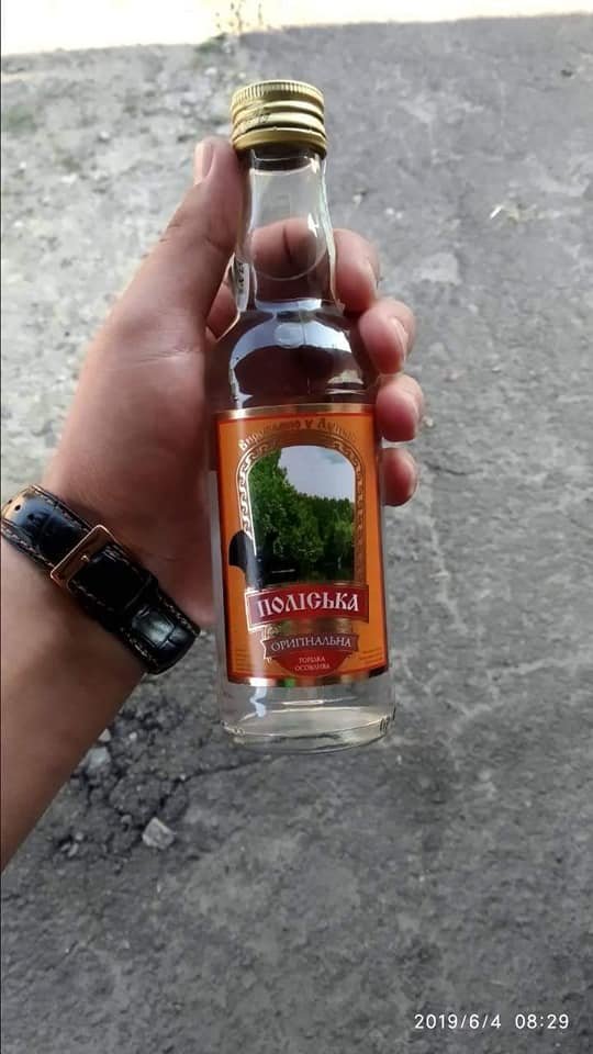 У Луцьку «на гарячому» спіймали продавця сурогату. ФОТО