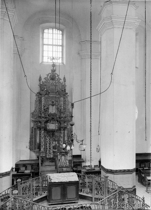 Інтер'єр синагоги у Дубно