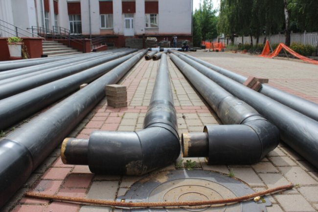 На проспекті Перемоги реконструюють найпроблемнішу ділянку тепломережі