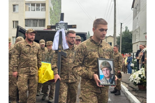 Служив з 18 років: у Луцьку попрощалися із Героєм Романом Григор’євим