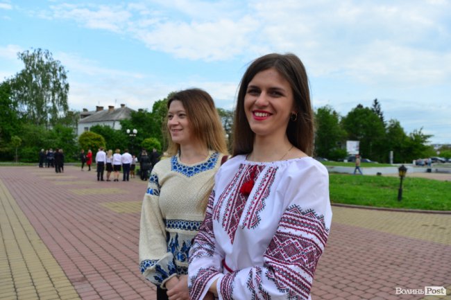 Працівники Волинської ОДА вбралися у вишиванки. ФОТО