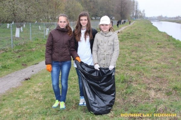 На Волині висадили алею Небесної сотні. ФОТО