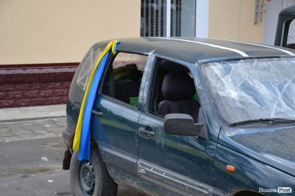 Терористи «розбомбили» більшість транспорту Луцького прикордонного загону. ФОТО