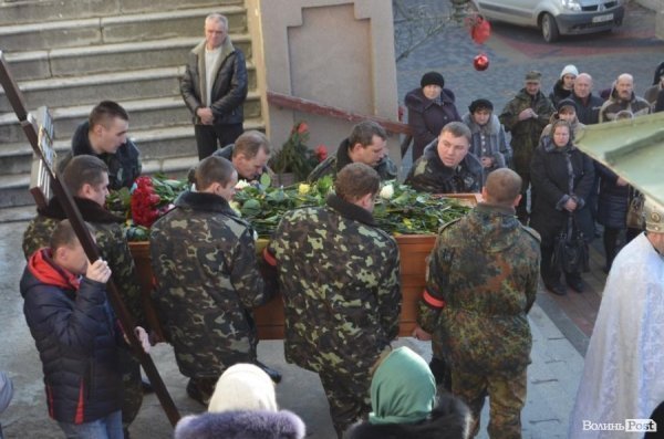 У Луцьку прощалися з бійцем 51-ої бригади. ФОТО. ВІДЕО