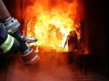На Волині горіла господарська споруда