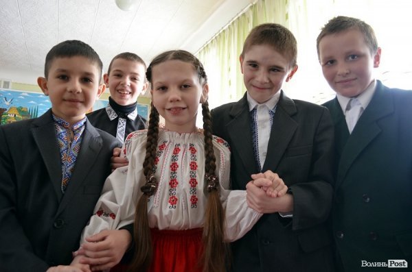 Луцьким дітям вручили подарунки. ФОТО*