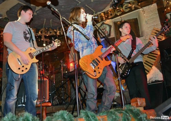 Луцькі музиканти влаштували рок-вечорниці. ФОТО